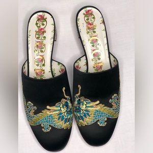 Ladies Gucci Mules.